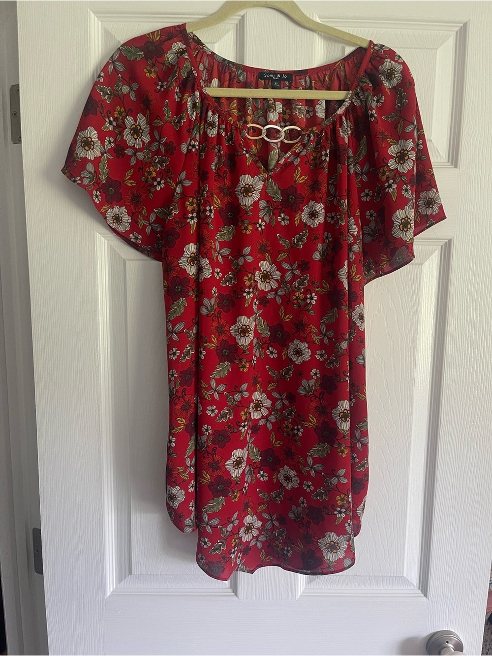 Sami & Jo Red Floral Short Sleeve Blouse